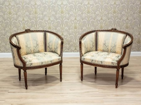 Eleganckie fotele z końca XVIII wieku