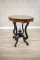 XIX-wieczny stolik z drewna orzechowego