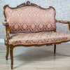 Mała sofa w stylu nerokoko