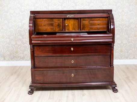 XIX-wieczna sekretera w stylu biedermeier