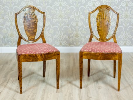 Dwa krzesła sygnowane Nordiska Kampaniet 1909 r.