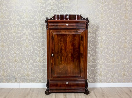 Vertico/Linen Cabinet, Circa 1860