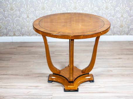 Oval Side Table from the Early 20th Century