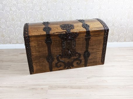 Oak Chest from the Late 18th Century