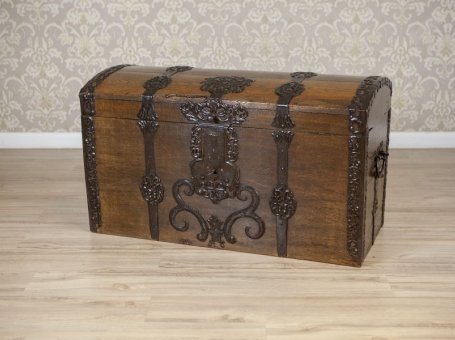 Oak Chest from the Late 18th Century