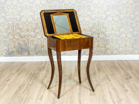 Biedermeier Sewing Table/A Classic of the Style