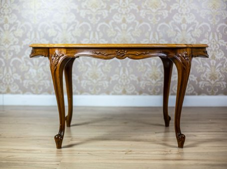 Center Table in the Louis Type