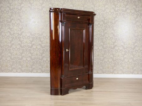 Biedermeier Mahogany Veneer Corner Cabinet, Circa 1870