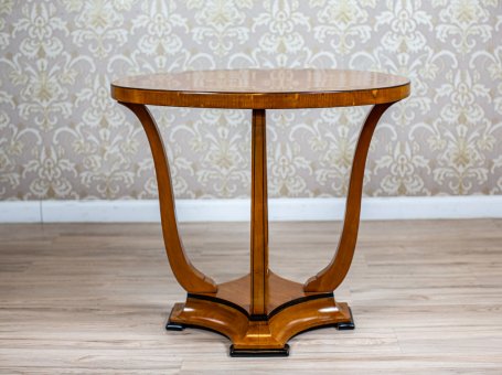 Oval Side Table from the Early 20th Century