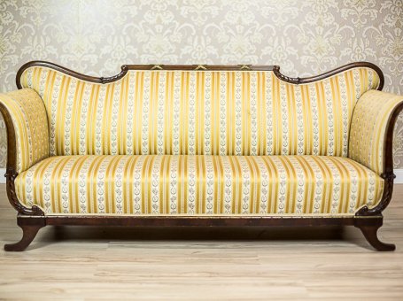 Historyczna sofa w typie empire