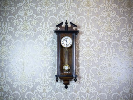 Zegar ścienny z dziewiętnastego wieku