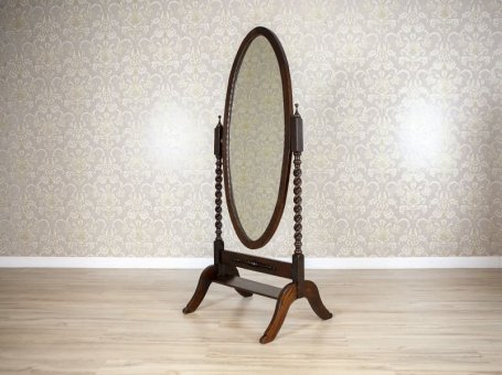 Standing Mirror from the Early 20th Century in Rotating Oak Frame