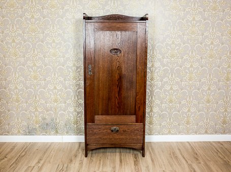 Oaken Art Nouveau Linen Cabinet