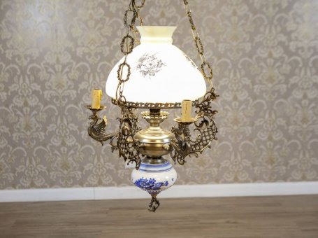 Lampa sufitowa, stylizowana na naftową