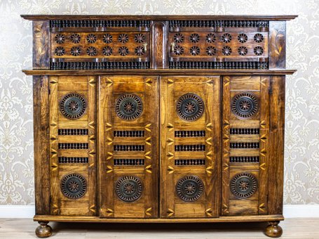 Chinese Cabinet from the 19th Century