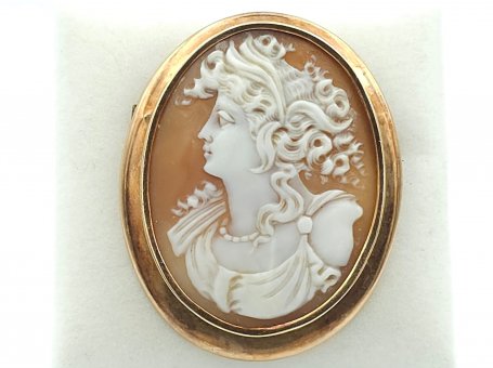 Victorian Brooch with Cameo in 14-Carat Gold