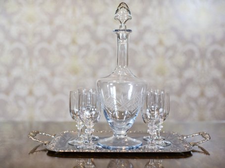 Decanter with Set of Glasses