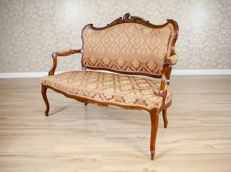 Mała sofa w stylu nerokoko