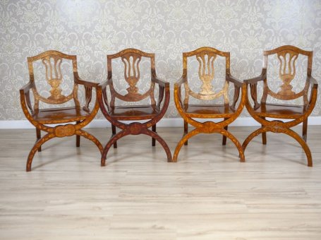 Komplet drewnianych foteli z XIX wieku
