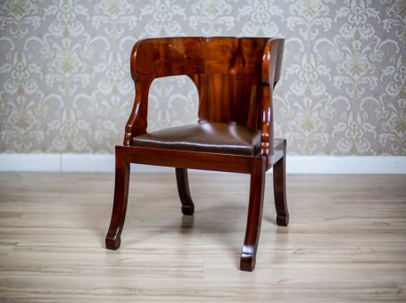 Fotel w stylu biedermeier z XIx wieku