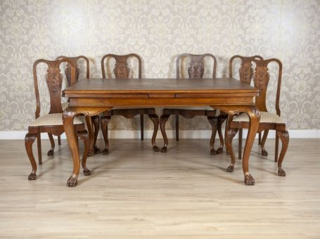 Extendable Oak Table with Chairs and Armchairs from the Early 20th Century