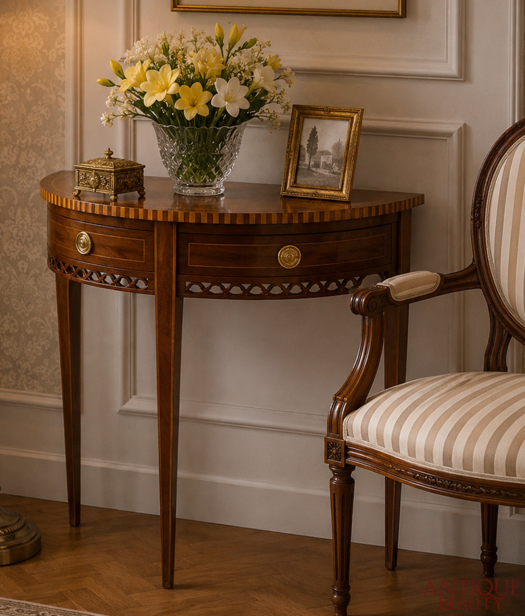 stolik polokrogly angielski.jpg