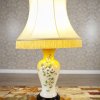 Lampa nocna z ceramiczną podstawą